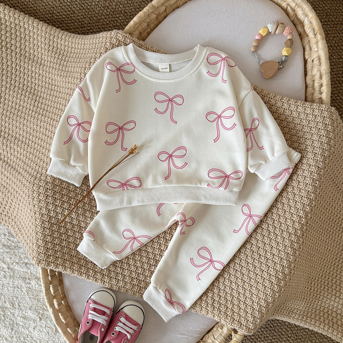 Baby- und Kleinkind-Set mit Schleifenmuster