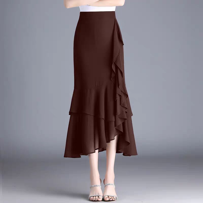 Chiffonrock mit asymmetrischen Falten