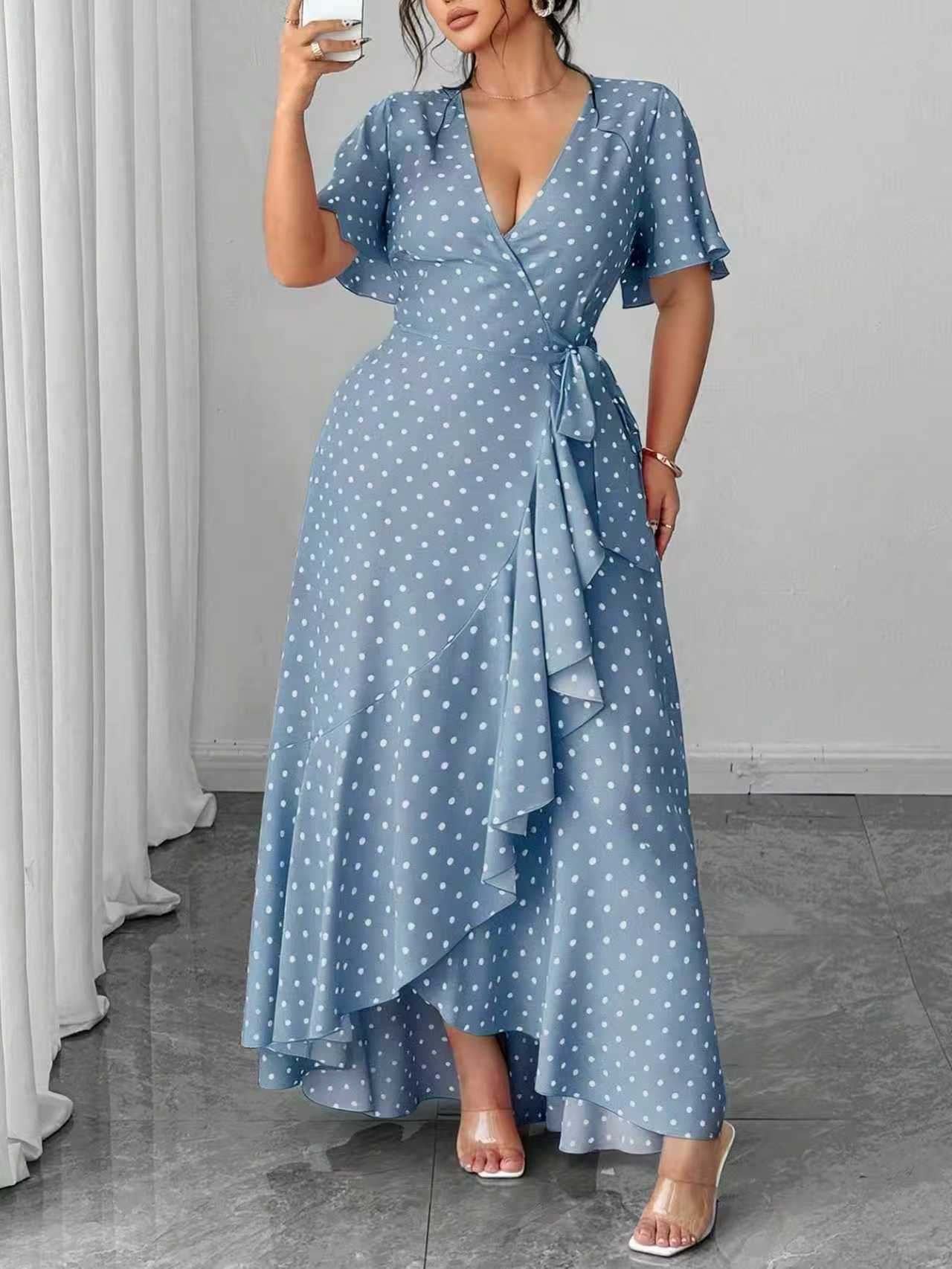 Midi-Kleid mit V-Ausschnitt und Blumenmuster