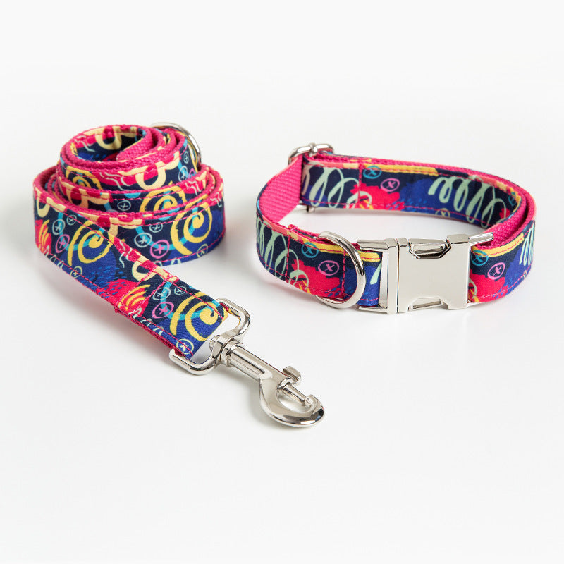 Halsband- und Leinen-Set «Red Graffiti» – Bild 4 | LuxeStyle