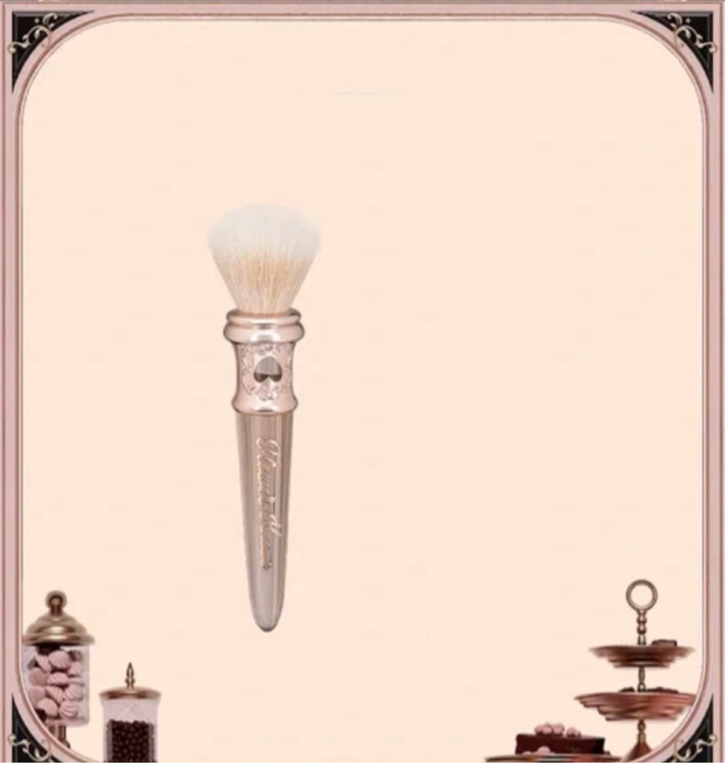 Geprägtes Puder-Blush «Chocolate Store» – Bild 7 | LuxeStyle