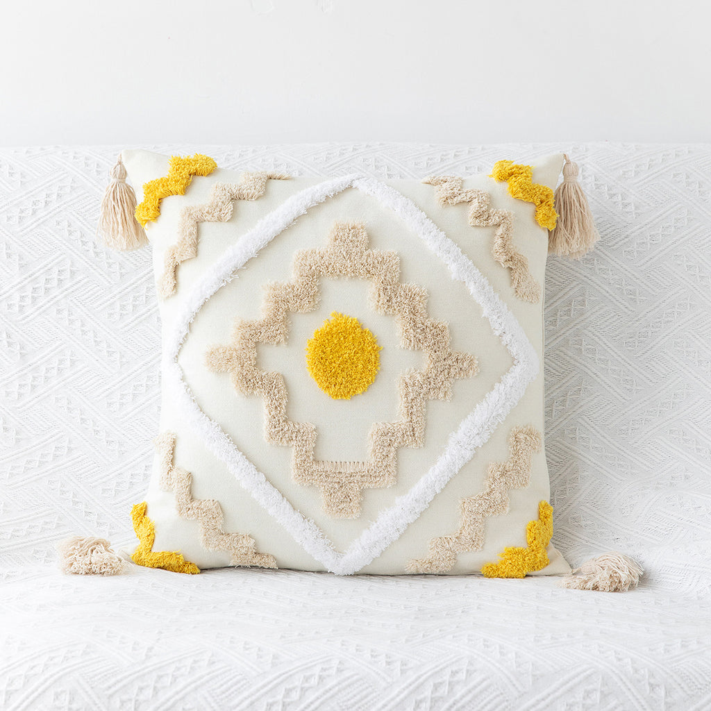 Boho Kissenhülle mit geometrischem Tufting