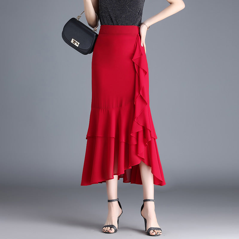 Chiffonrock mit asymmetrischen Falten