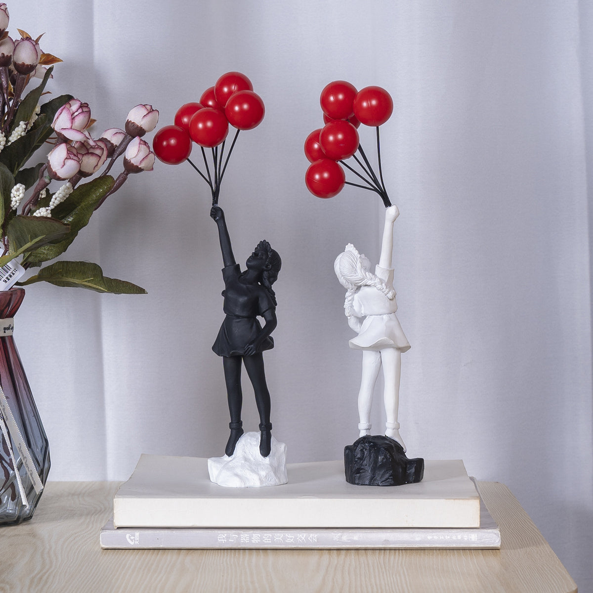 Harz-Skulptur Mädchen mit Ballon – Bild 10 | LuxeStyle