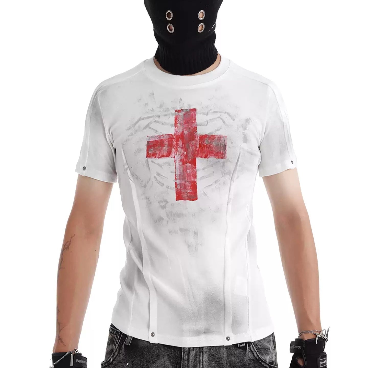 Distressed Slim Fit T-Shirt mit Kreuz-Print