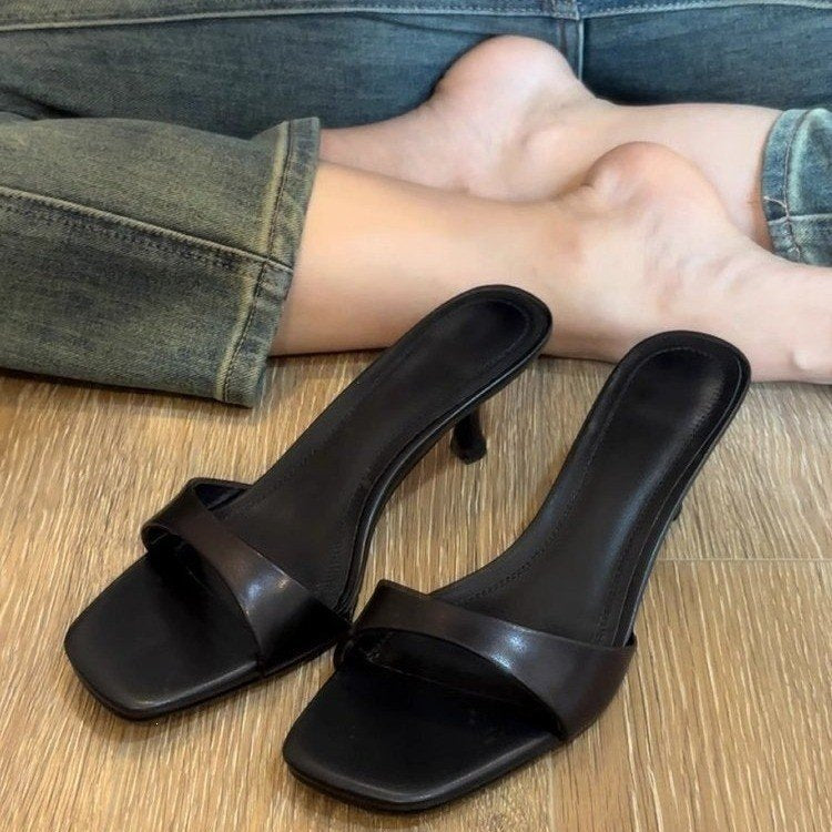 Elegante Sandalette im französischen Stil