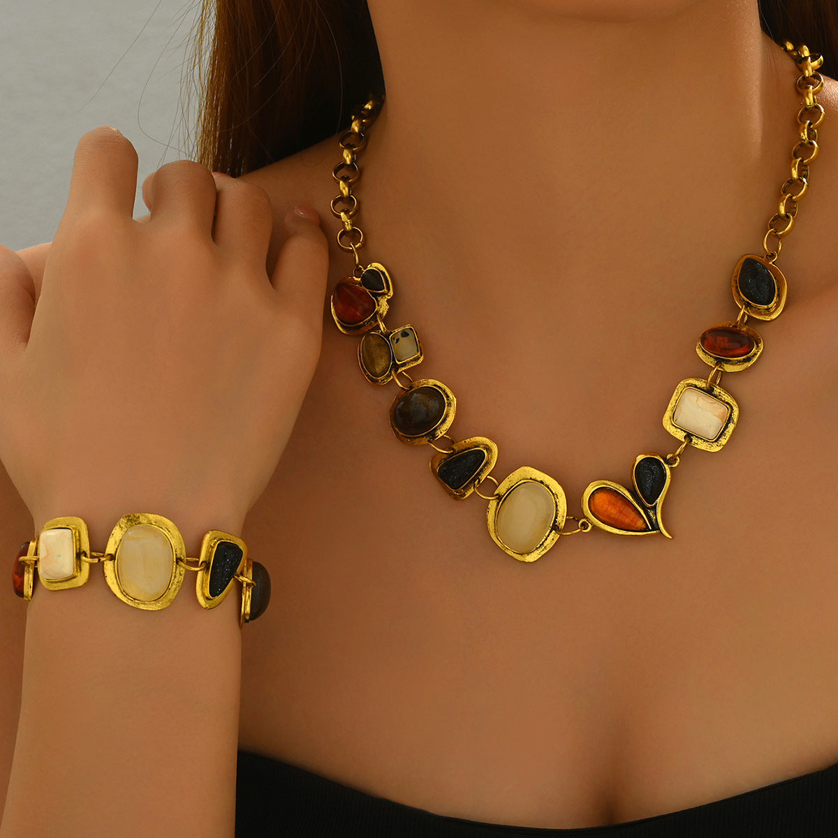 Geometrisches Schmuckset mit Kubischen Zirkonia – Passendes Halsketten