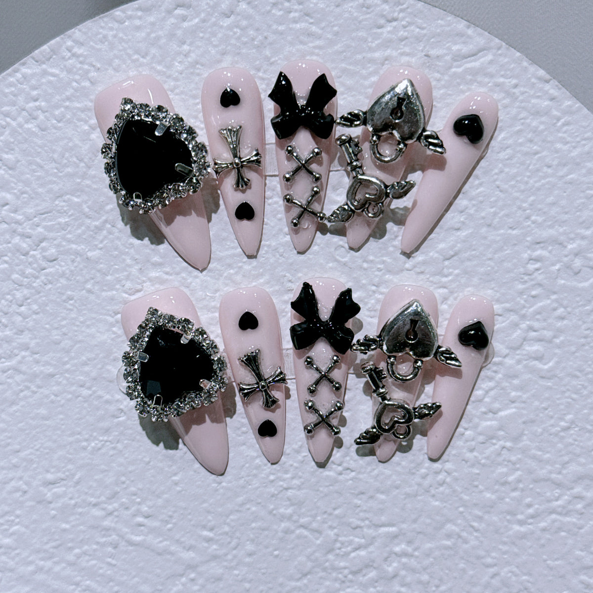 Wiederverwendbare Nagel-Patches zum Aufkleben – Bild 11 | LuxeStyle