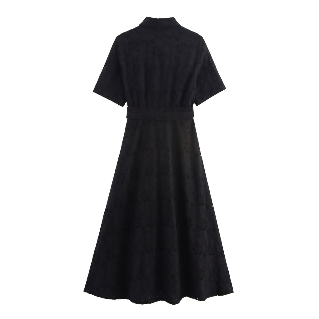 Besticktes Midi-Kleid mit Gürtel