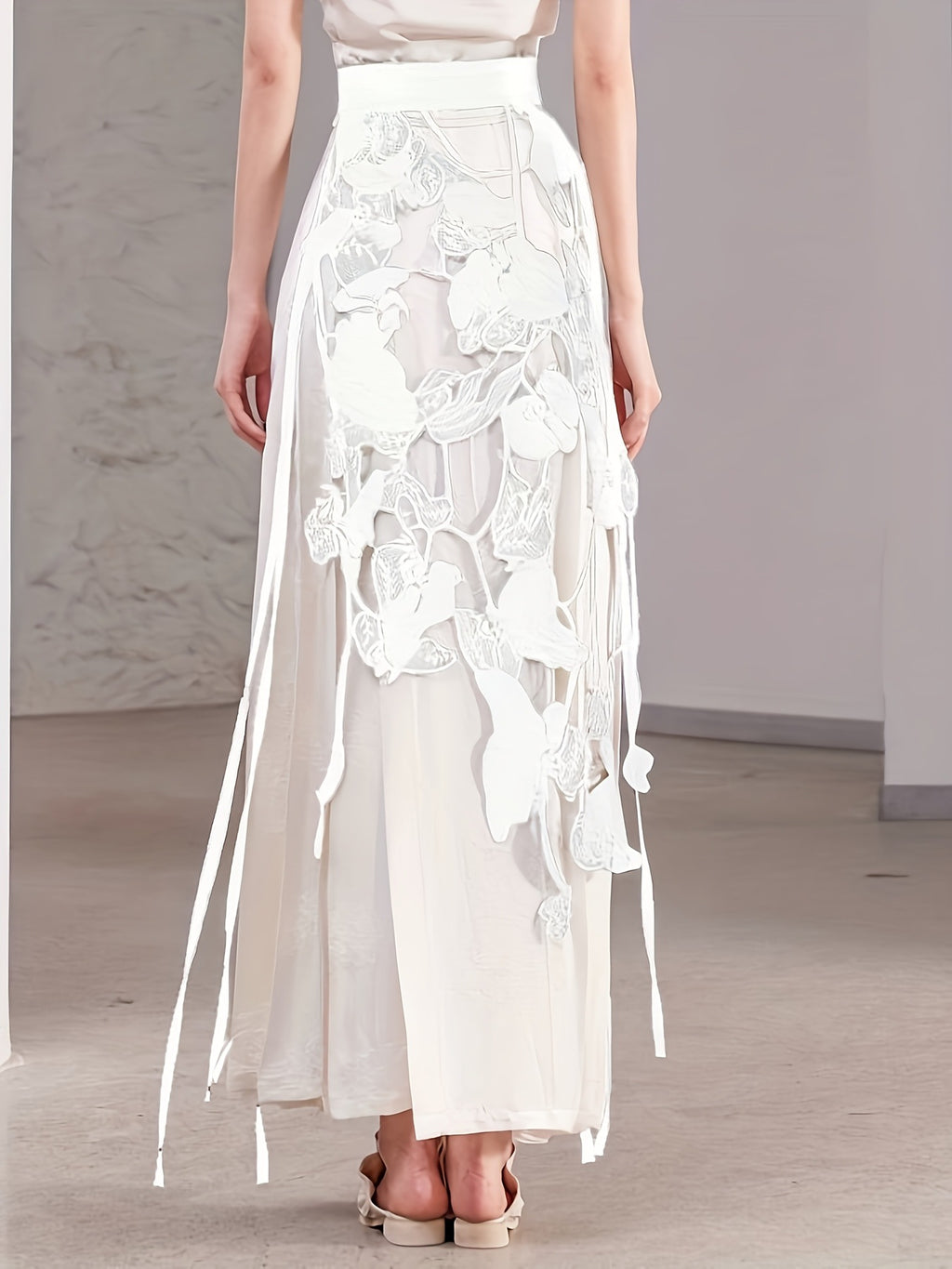 Eleganter Midirock mit Stickerei und Spitze – Bild 1 | LuxeStyle