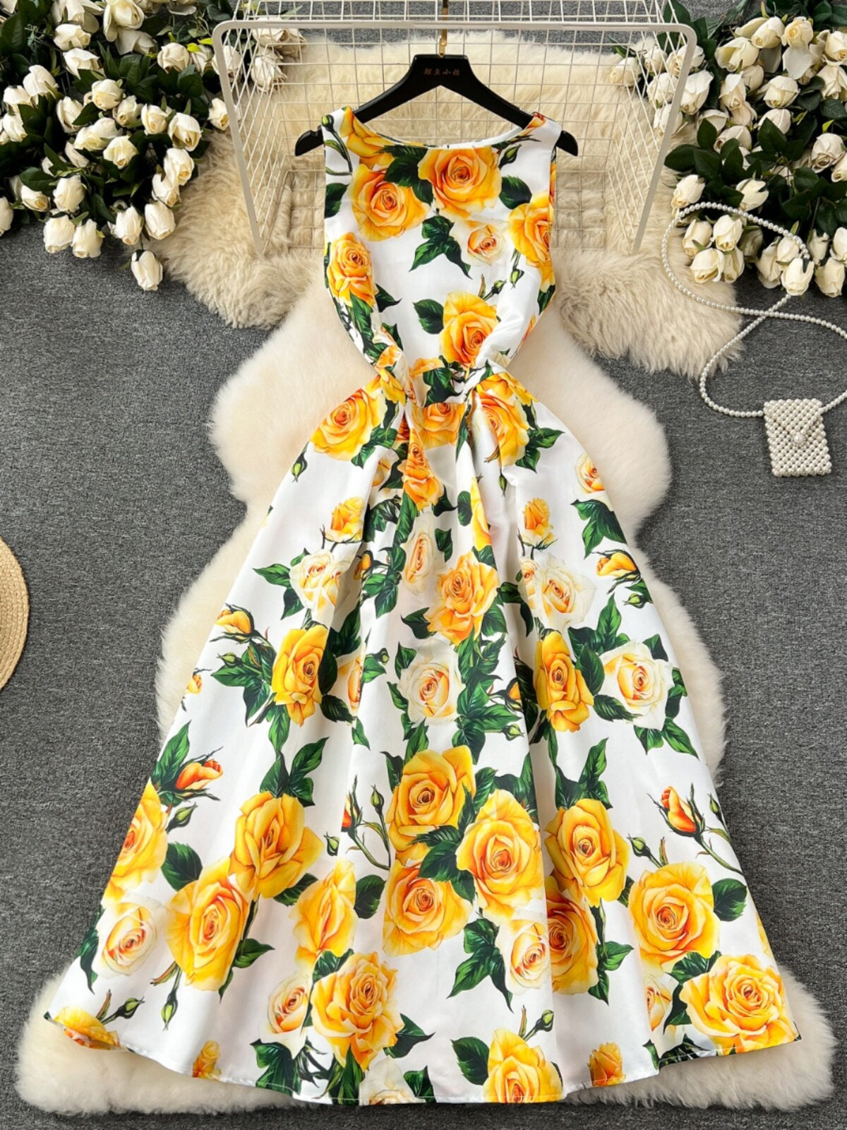 Bedrucktes ärmelloses Kleid im Retro-Stil – Bild 3 | LuxeStyle