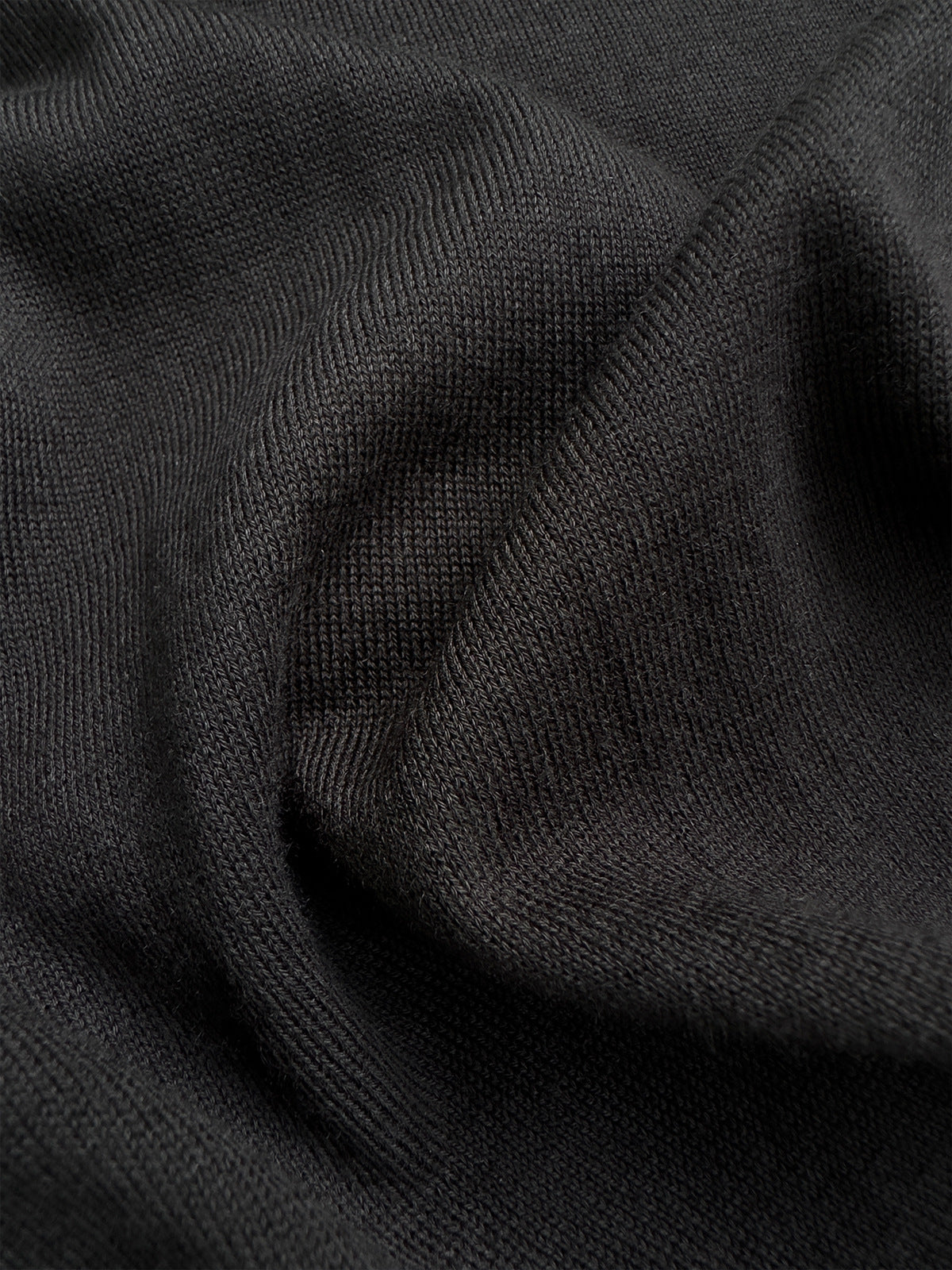Kurzarm-Stricktop mit überschnittenen Schultern