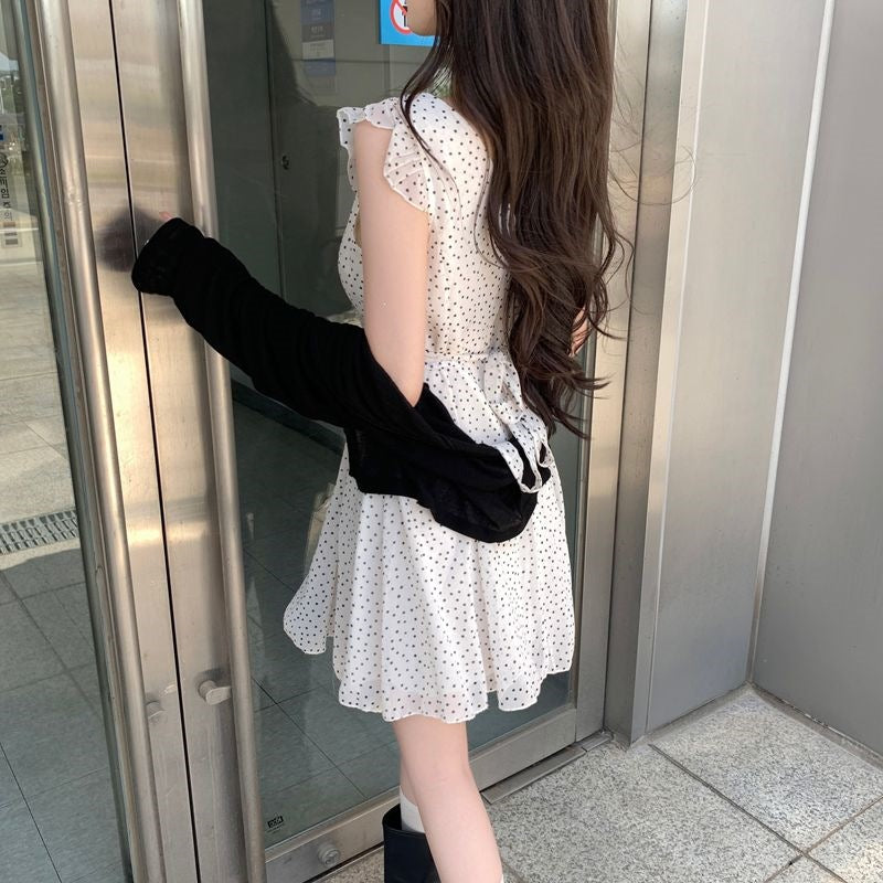 Kleid mit Schleifengürtel und A-Linie