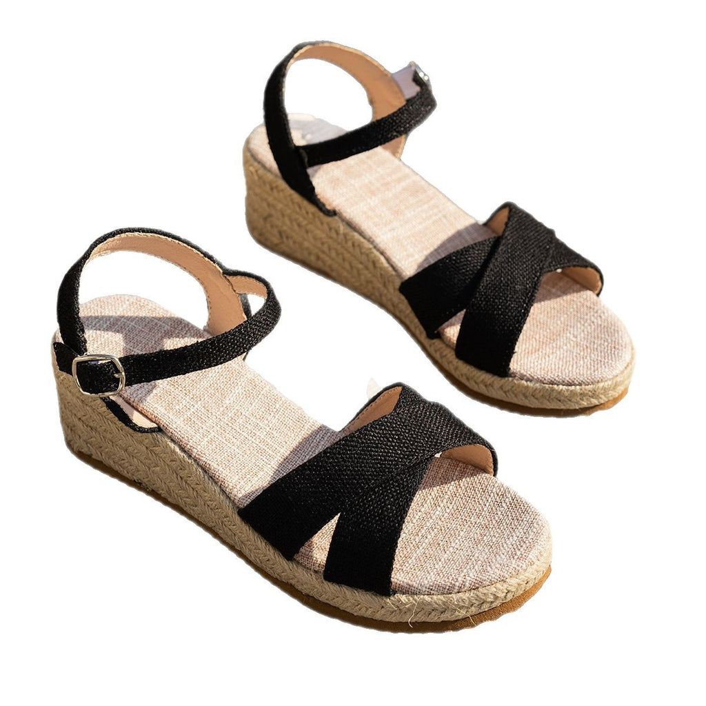 Ultrahohe Sandalen mit überkreuzten Riemen