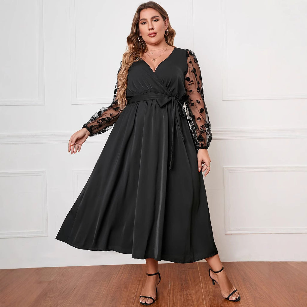 Elegantes Strickkleid mit geometrischem Muster