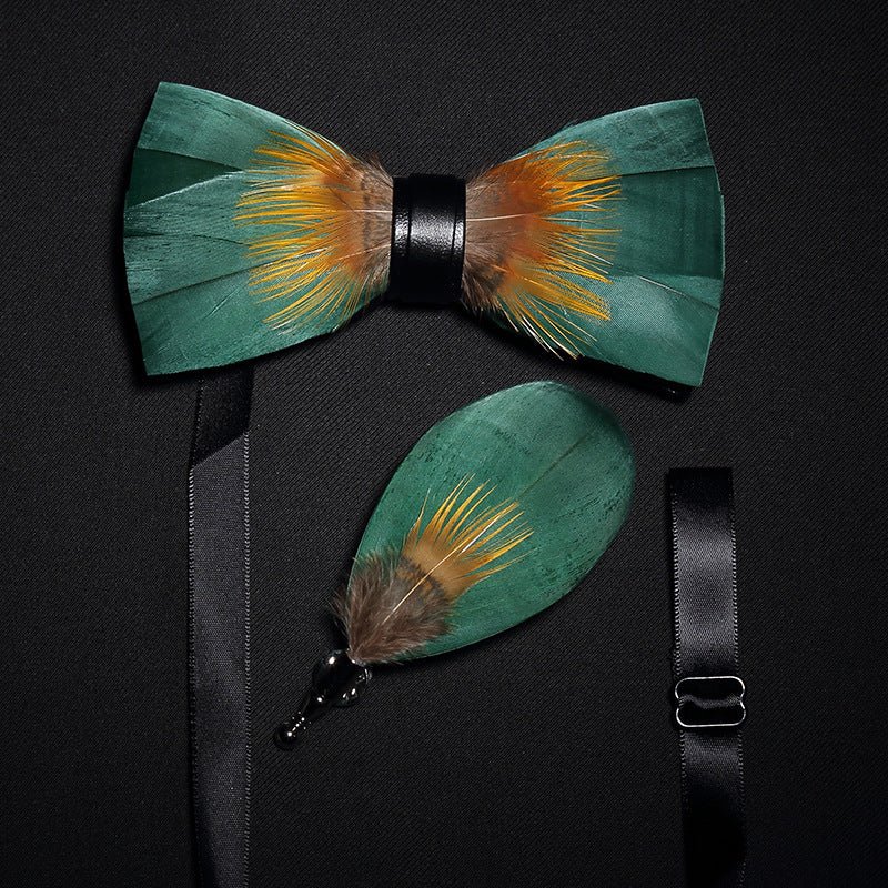 Brosche mit Feder-Fliege – Bild 10 | LuxeStyle