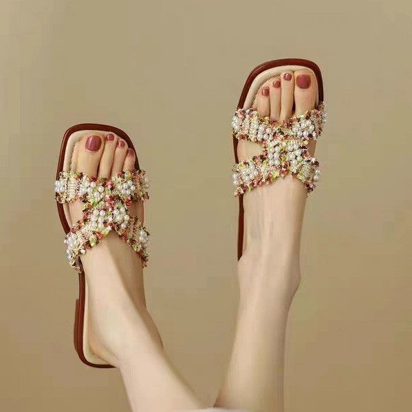 Sommerliche Vintage-Sandalen mit Perlen