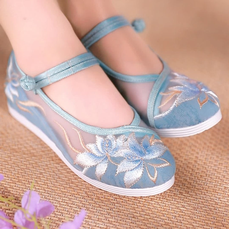 Bestickte Sommer-Mesh-Sandalen mit Keilabsatz