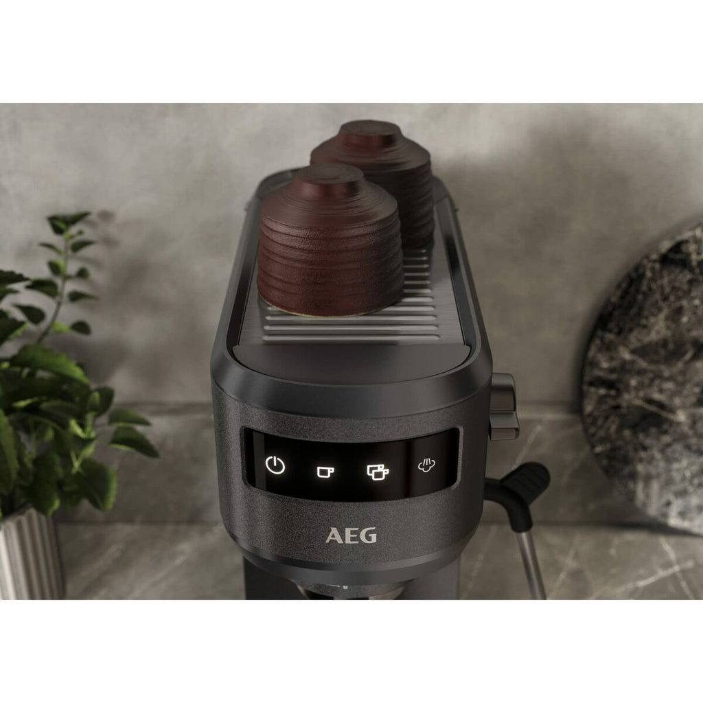 Manuelle Express-Kaffeemaschine AEG EC6-1-6BST Schwarz 1450 W 1 L