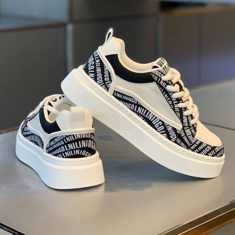 Atmungsaktiver Sneaker mit dicker Sohle
