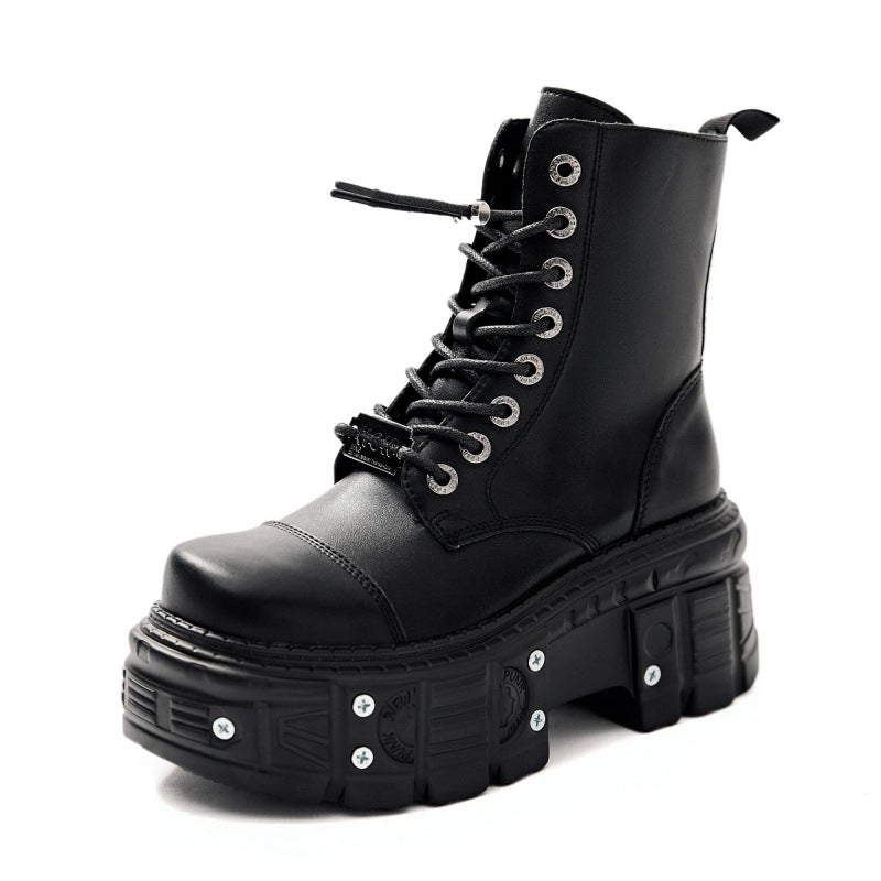 Martin Boots im Punk-Stil