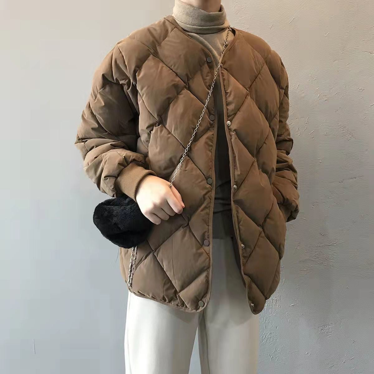 Loose-fit Diamond-Quilted Down-Jackett – Bild 6 | LuxeStyle