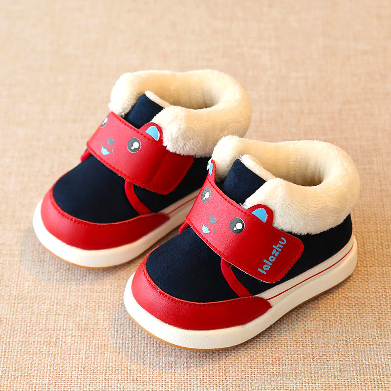 Lala Kinderschuhe aus Veloursleder – Bild 2 | LuxeStyle