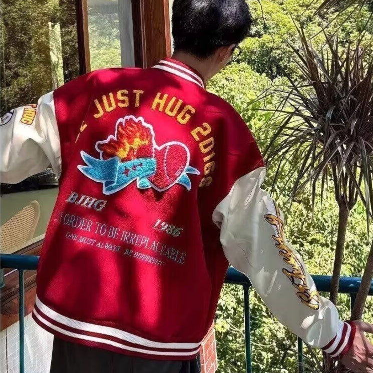 Legere Baseballjacke im Flight-Stil