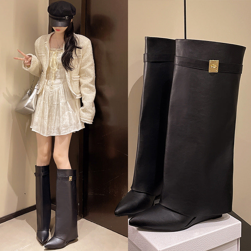 Chunky Mid-Calf Boots mit Schnalle