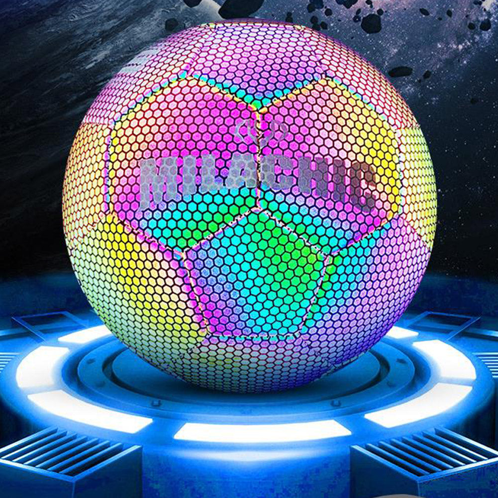 Reflektierender Holografischer Fussball – Bild 3 | LuxeStyle