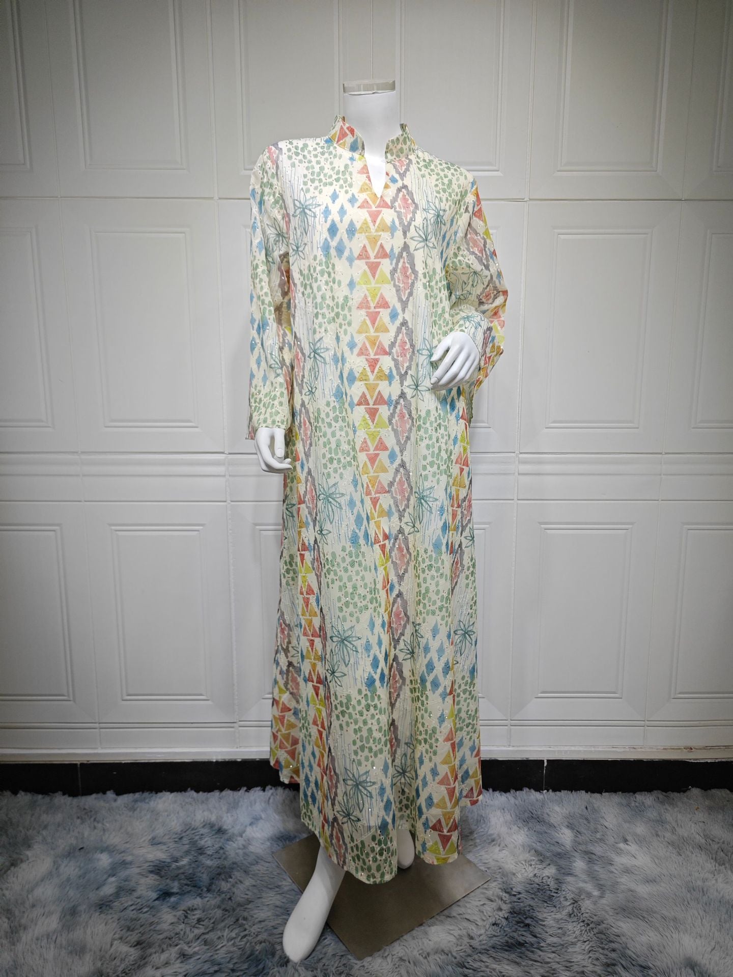Besticktes Langarm-Freizeitkleid mit Print