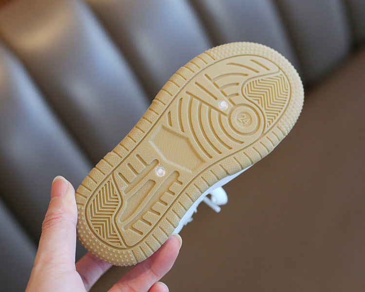 Leichte, rutschfeste Sneaker für Kinder