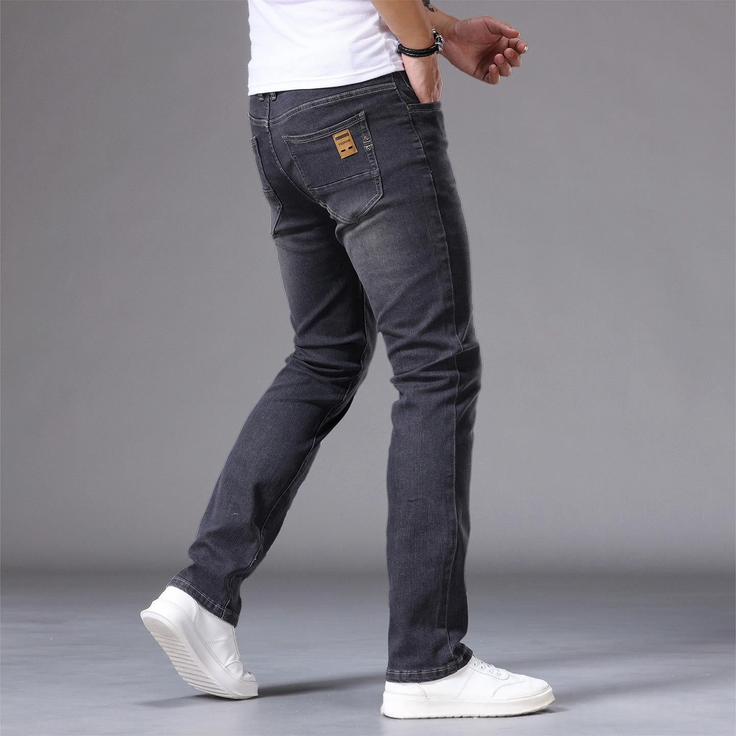 Slim-Fit Jeans für Herren in verschiedenen Farben