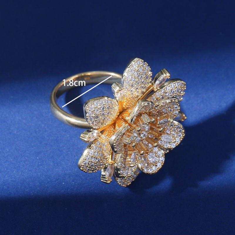 Doppellagiger Ring mit Blumenmuster | LuxeStyle