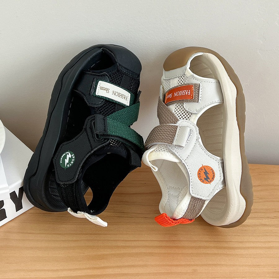 Kinder Sportsandalen mit Buchstabenmuster