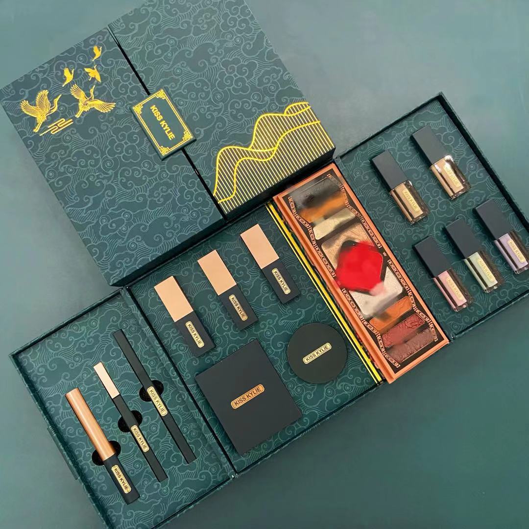 Geschenkset: Concealer, Isolation & Lippenstift – Bild 2 | LuxeStyle