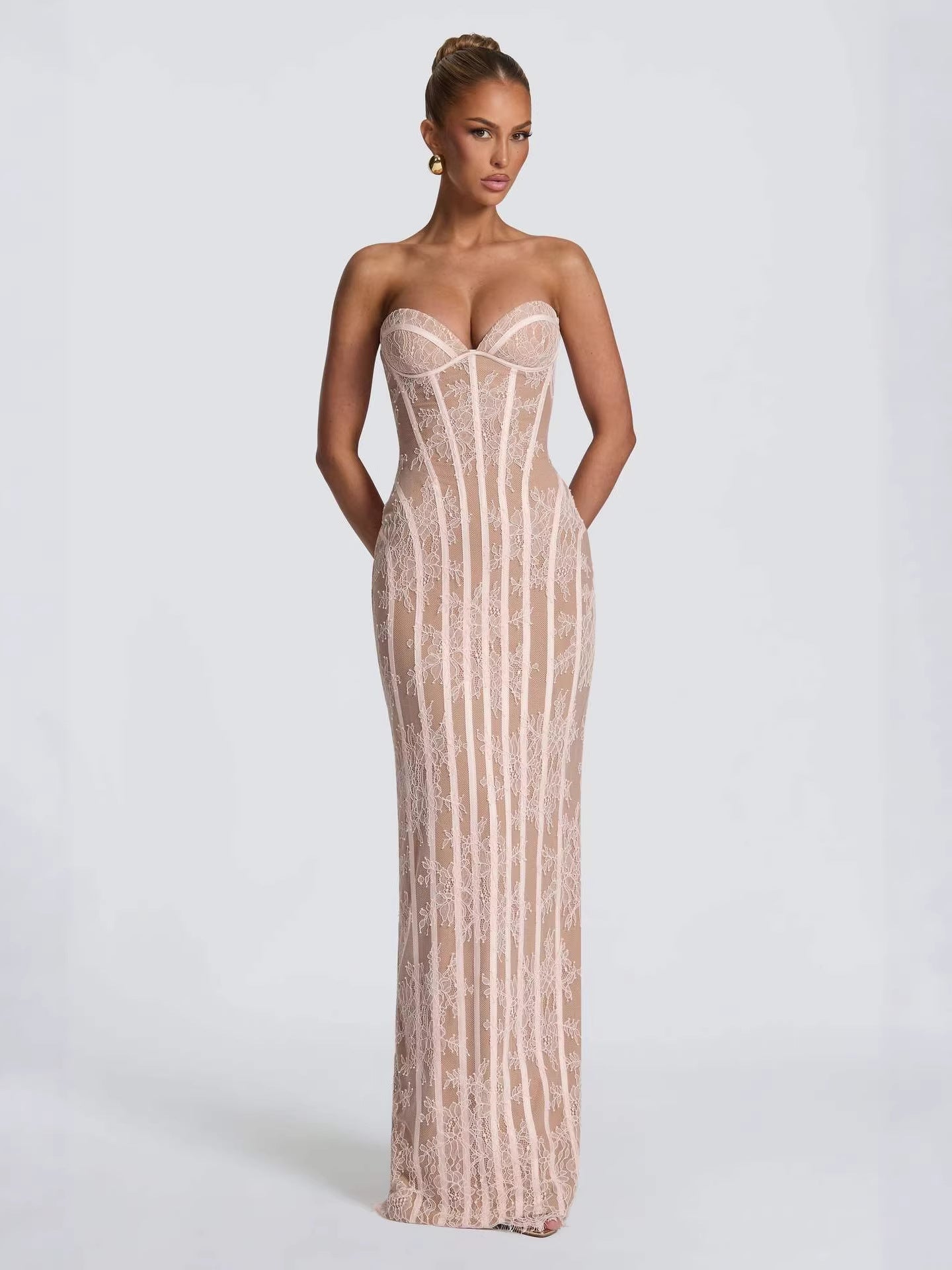 Abendkleid mit Streifen, Spitze & Off-Shoulder