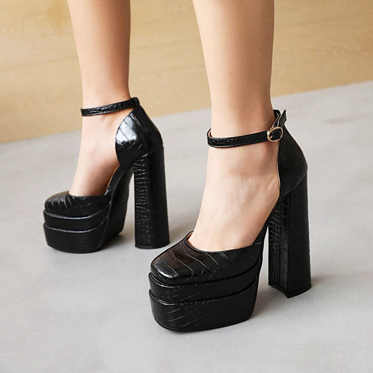 Pumps mit Riemen und Chunky-Absatz