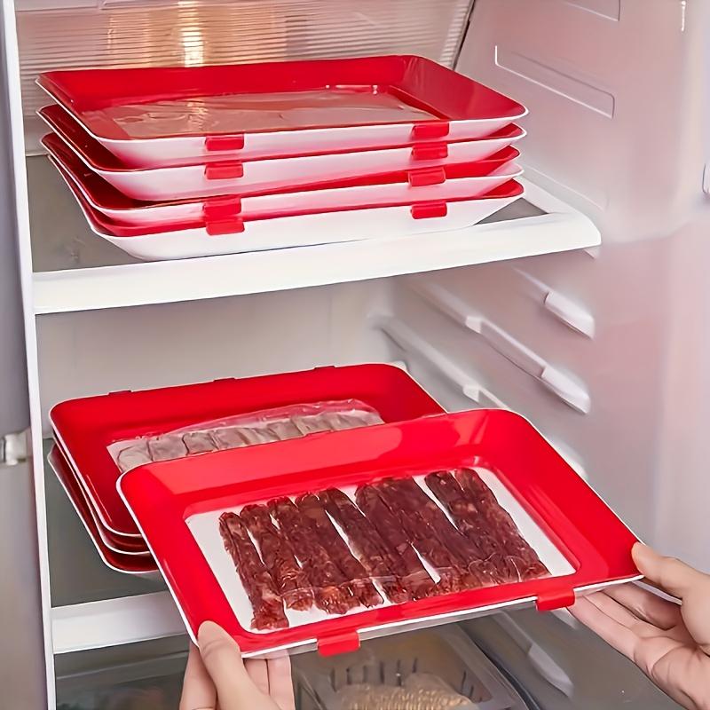 Rotes Frischhalte-Tablett aus Kunststoff