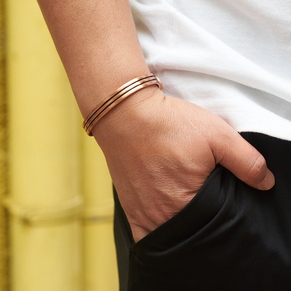 Magnetisches, offenes Armband – Bild 4 | LuxeStyle