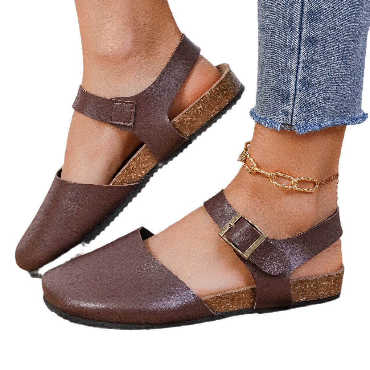 Sandalen mit Zehenkappe und Schnalle – Bild 6 | LuxeStyle