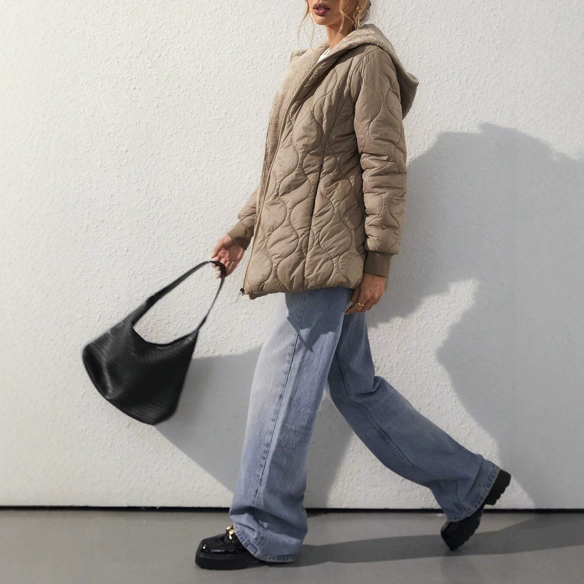 Mid‑Length Daunenmantel mit Fleece‑Futter – Bild 4 | LuxeStyle