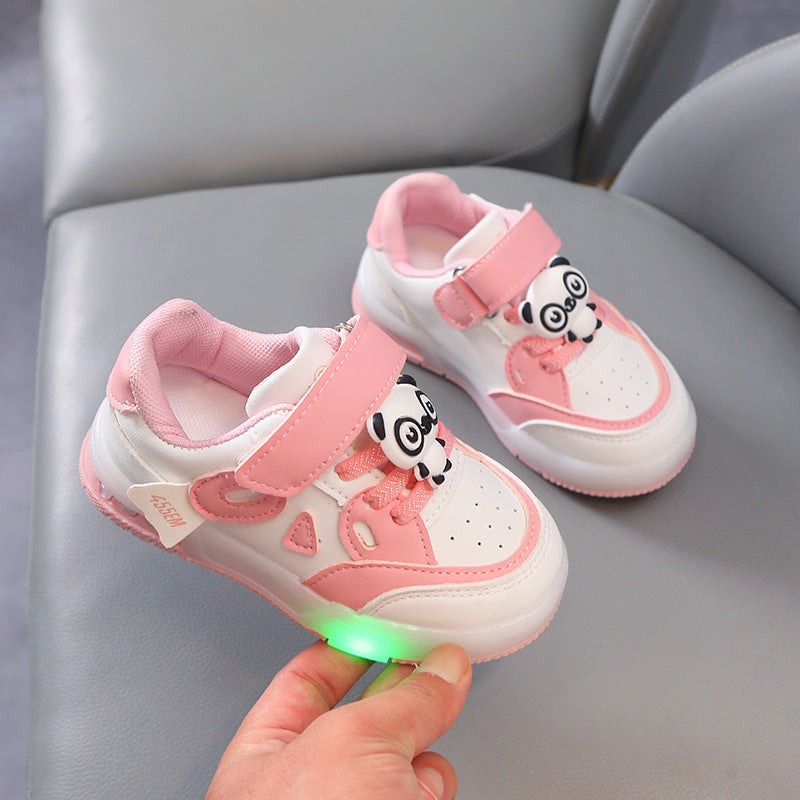 Niedrige Kinderschuhe mit Klettverschluss
