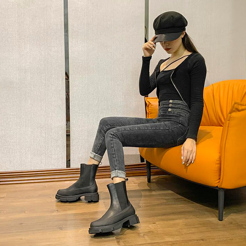 Britische Stiefeletten mit dicker Sohle