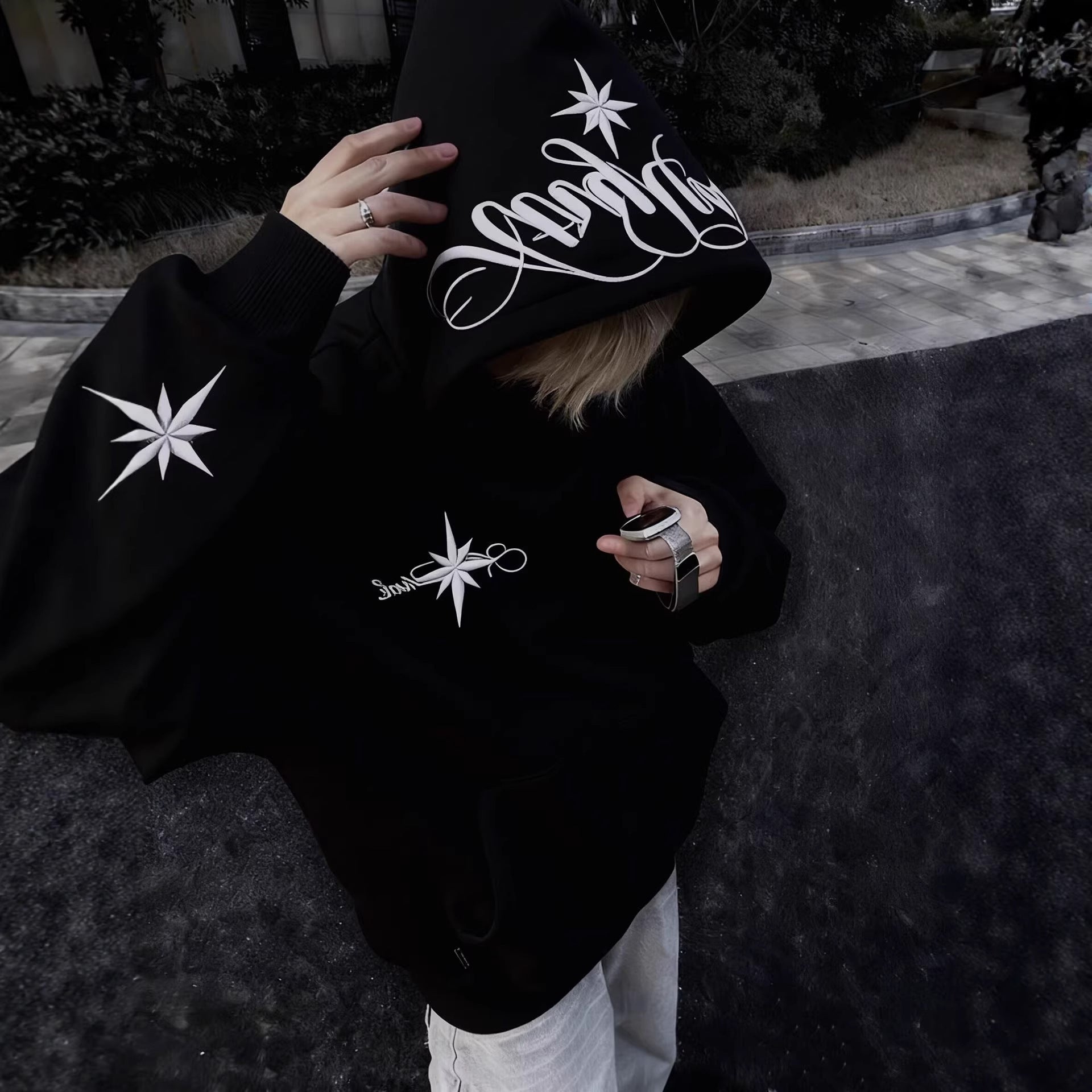 Kapuzenjacke mit Stickerei