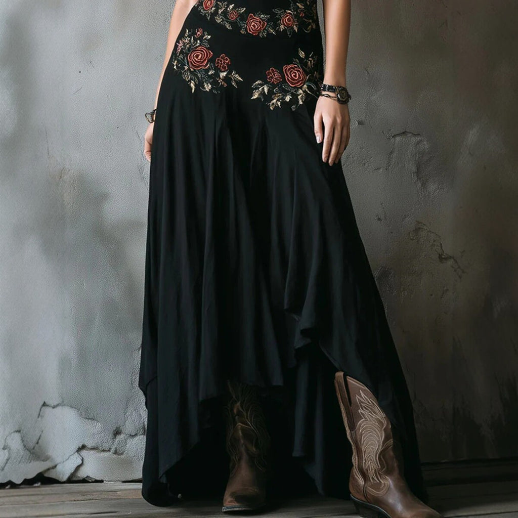 Figurschmeichelndes Kleid mit asymmetrischem Saum