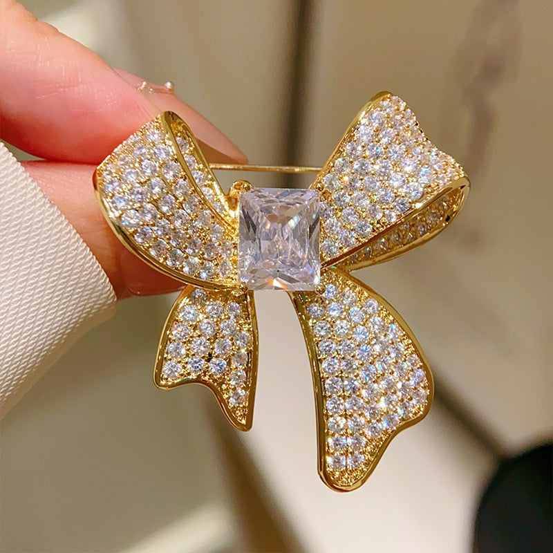 Diamant-Brosche mit Bogenform – Bild 2 | LuxeStyle