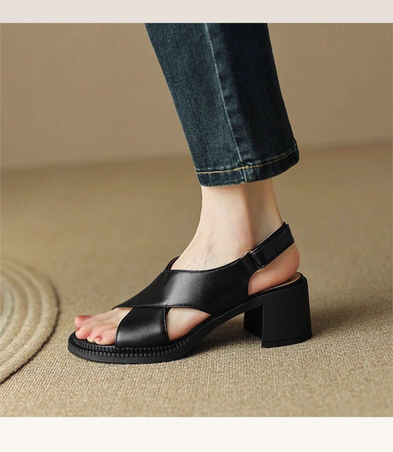 Retro-Sandalen mit Riemen und Blockabsatz – Bild 6 | LuxeStyle