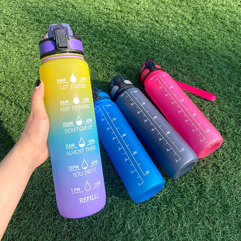 Motivierende Wasserflasche mit Zeitmarken, 1L, leckdicht