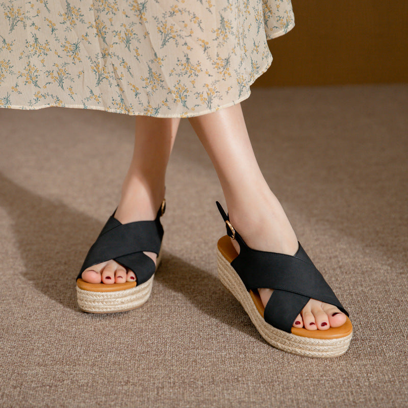 Schwarze Sandalen mit Hummelfasern – Bild 4 | LuxeStyle